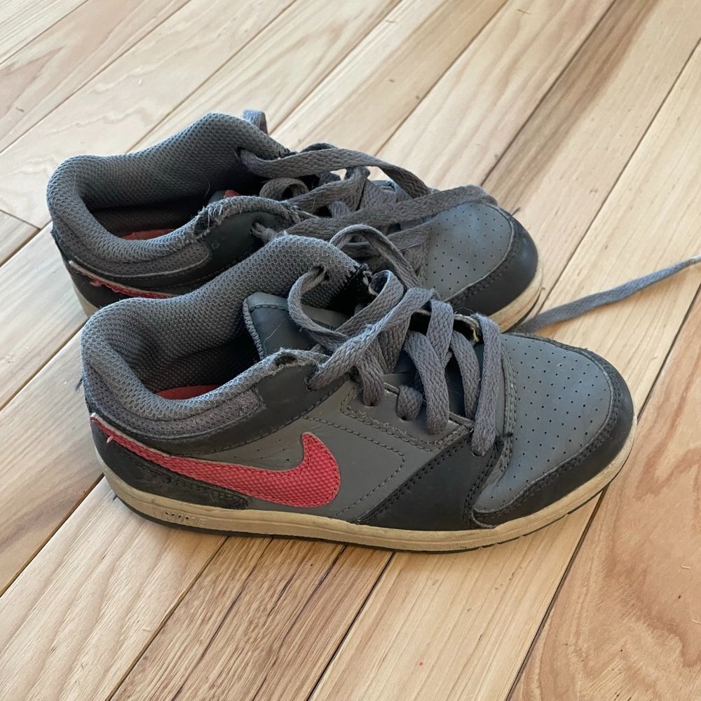 Nike Girls Lace Up Tennis Shoes